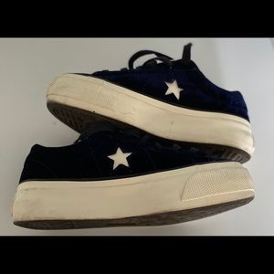 👟Women’s Converse platform sneakers 👟